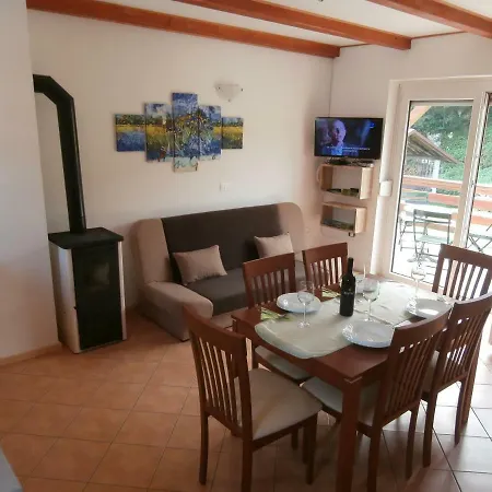 Apartma Ana Dreznica Kobarid